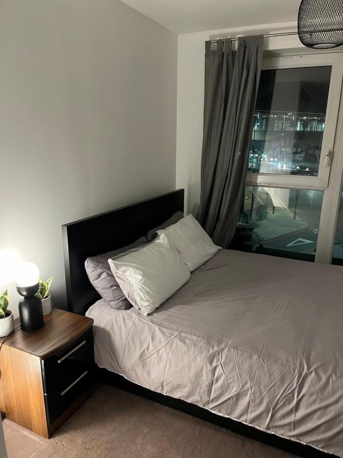 Luxurious Dlr Apartment London Exterior photo
